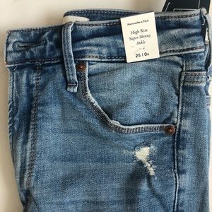 New Abercrombie and Fitch high waisted skinny jean